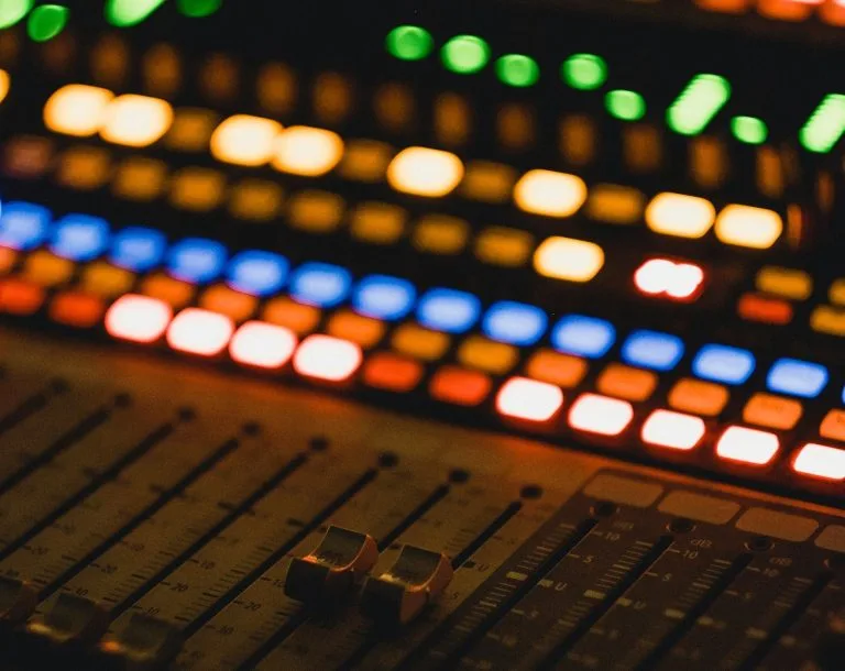Uncover the Hidden Truth: Exploring the Power of Forensic Audio Enhancement and Clarification 3 saso tusar QtgGYlug6Cw unsplash min 1